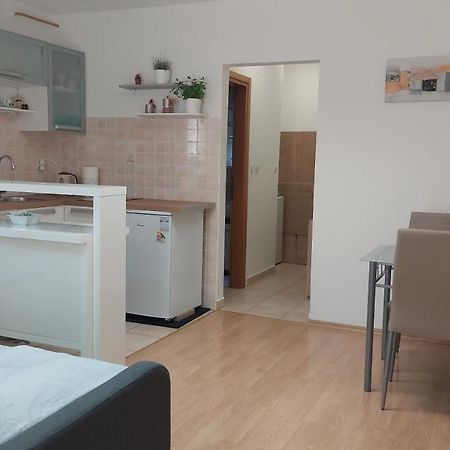 Studio 7Even Ground Floor Pula Buitenkant foto